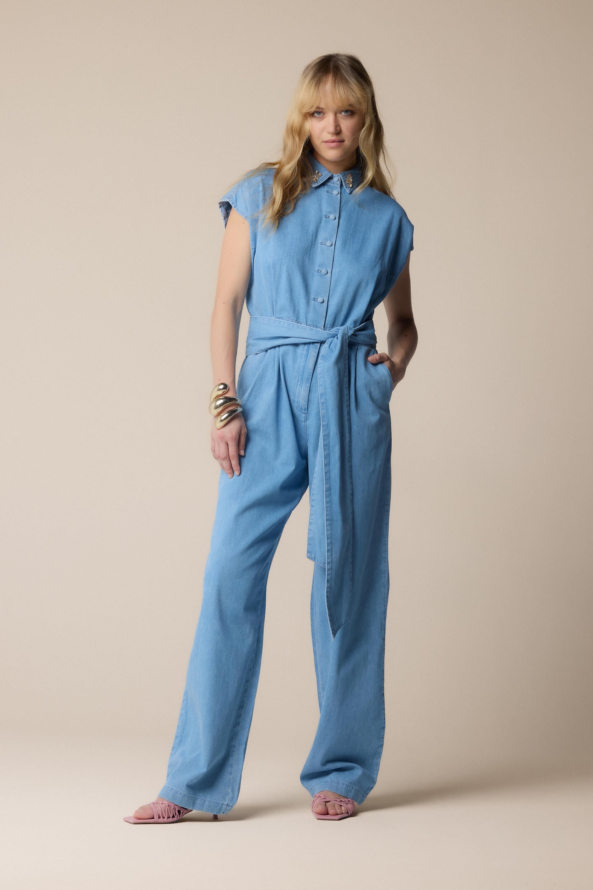 【SKZ I.N.】otona satin wide salopette Jumpsuit in envers satin and georgette, black | MAX&Co.