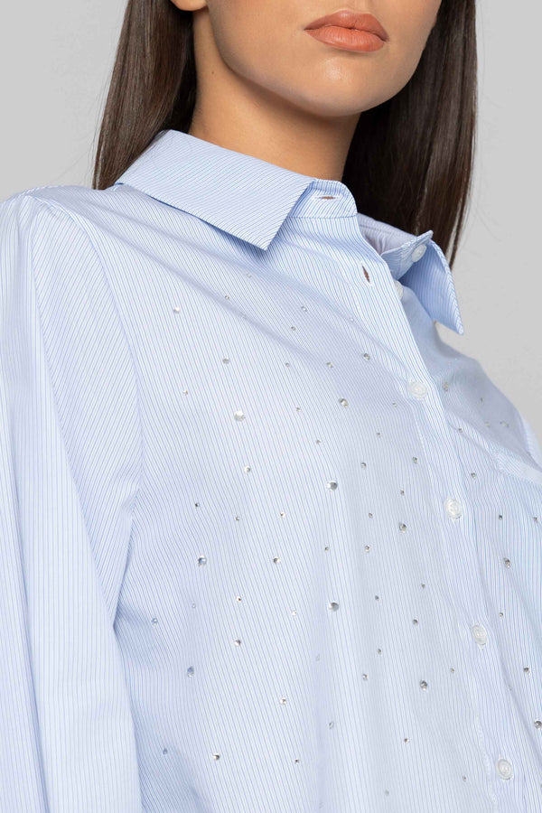 Camisa «cropped» de rayas con detalles brillantes - Camisa LOUIS