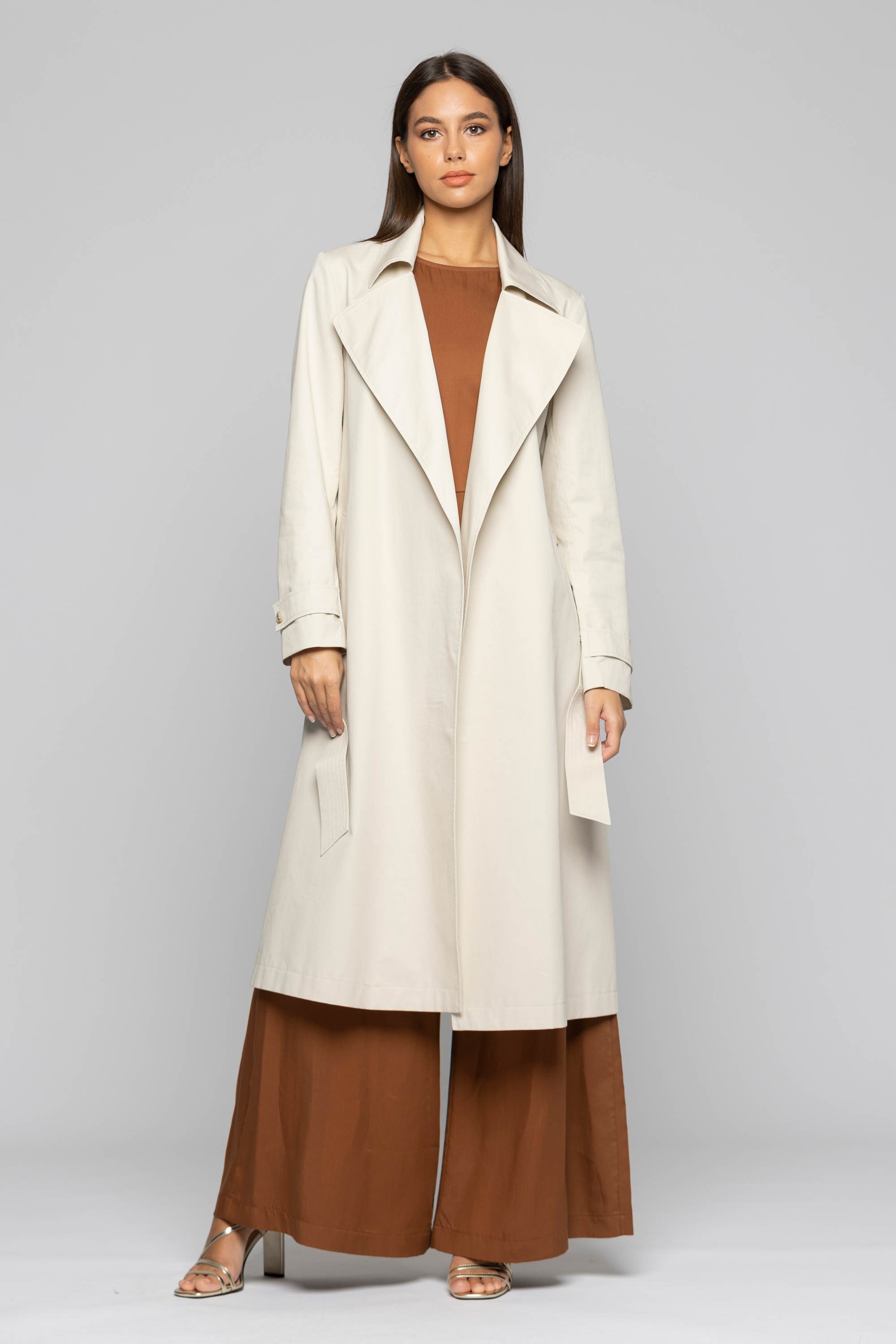 Long trench coat with a belt and pockets - Trench MOERETH, by Kocca
