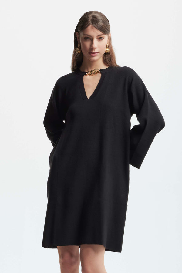 Knitted dress with a V-neckline - Dress In Sweater IRES