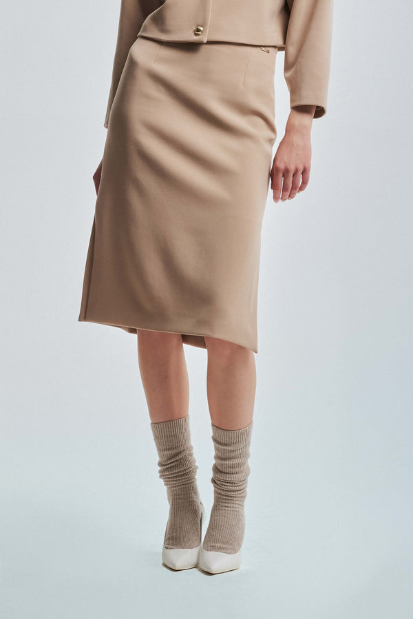 Straight cut skirt with sleek lines - Skirt SOLAS