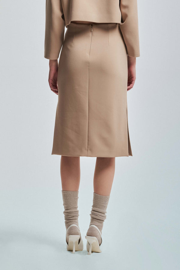 Straight cut skirt with sleek lines - Skirt SOLAS