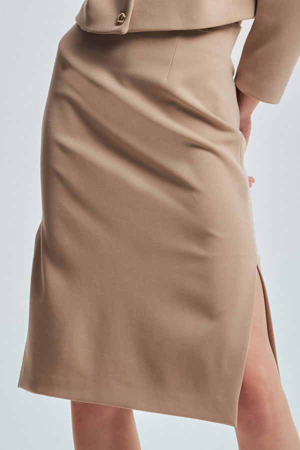 Straight cut skirt with sleek lines - Skirt SOLAS