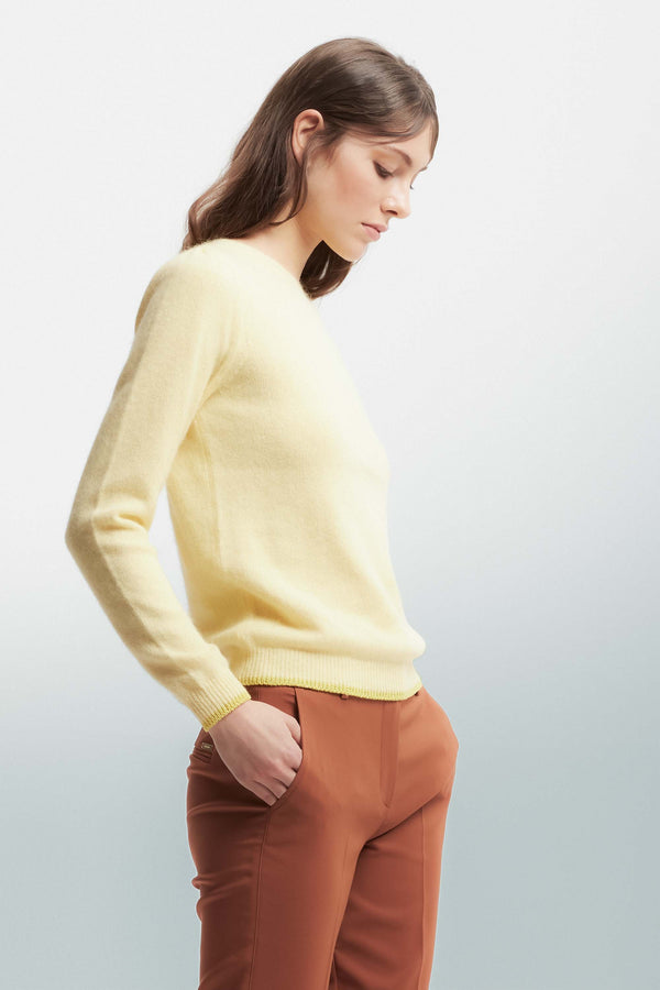 Minimalist jumper made from wool - Sweater BAYLEE