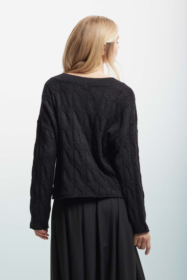 Cable knit jumper with a V-neckline - Sweater SISSI