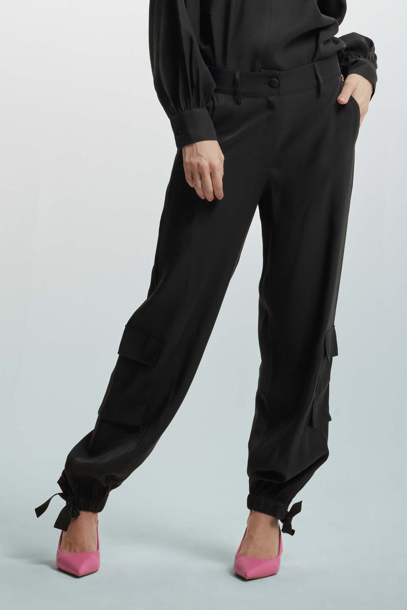 Trousers with large pockets and a drawstring - Trousers ALAE