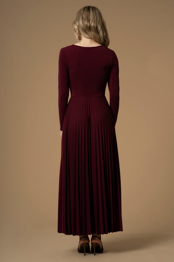 Fashionable full length long sleeved v-neck dress - Dress ALIXO