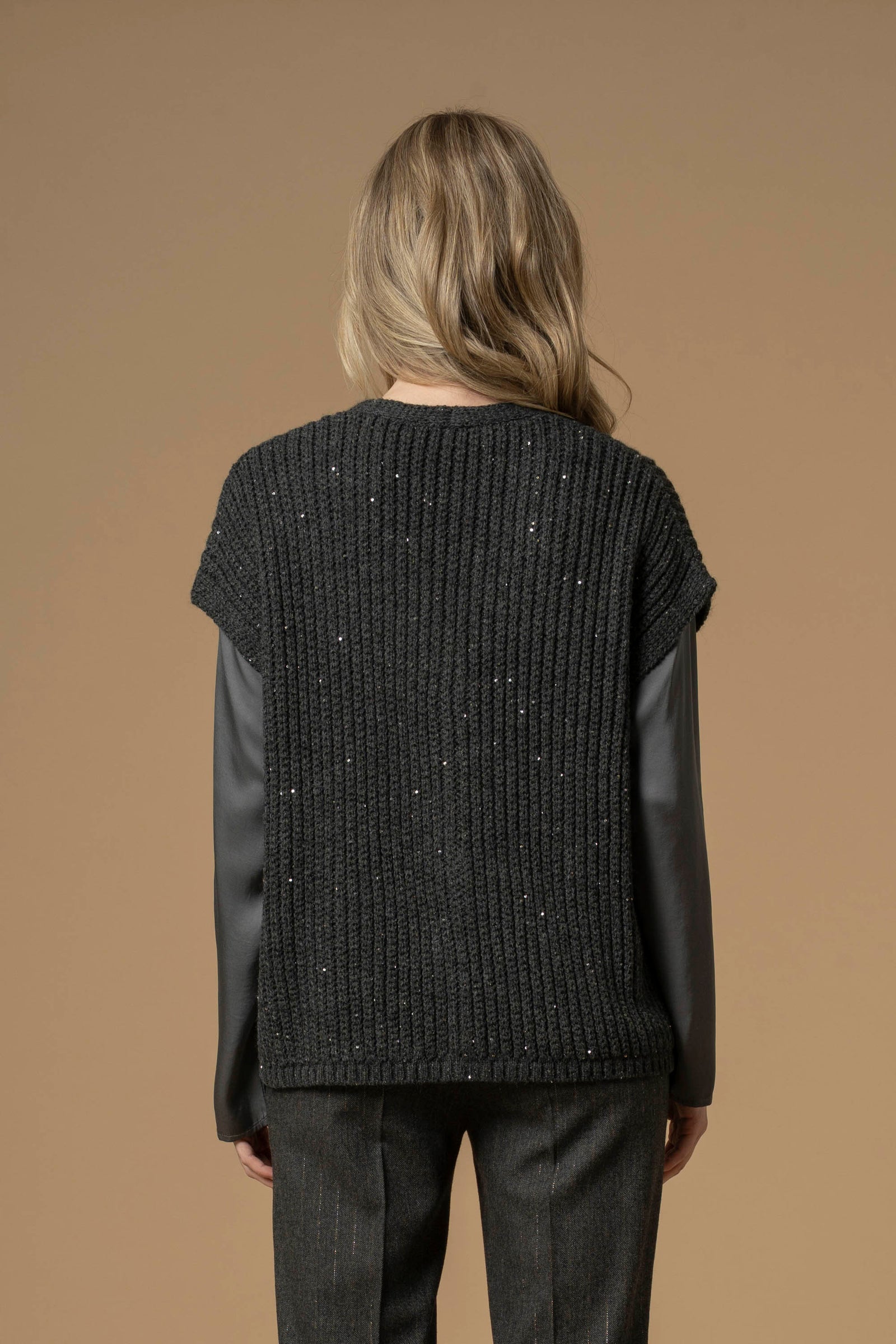 Chic sleeveless button up v neck sweater - Sweater INISIO | Kocca