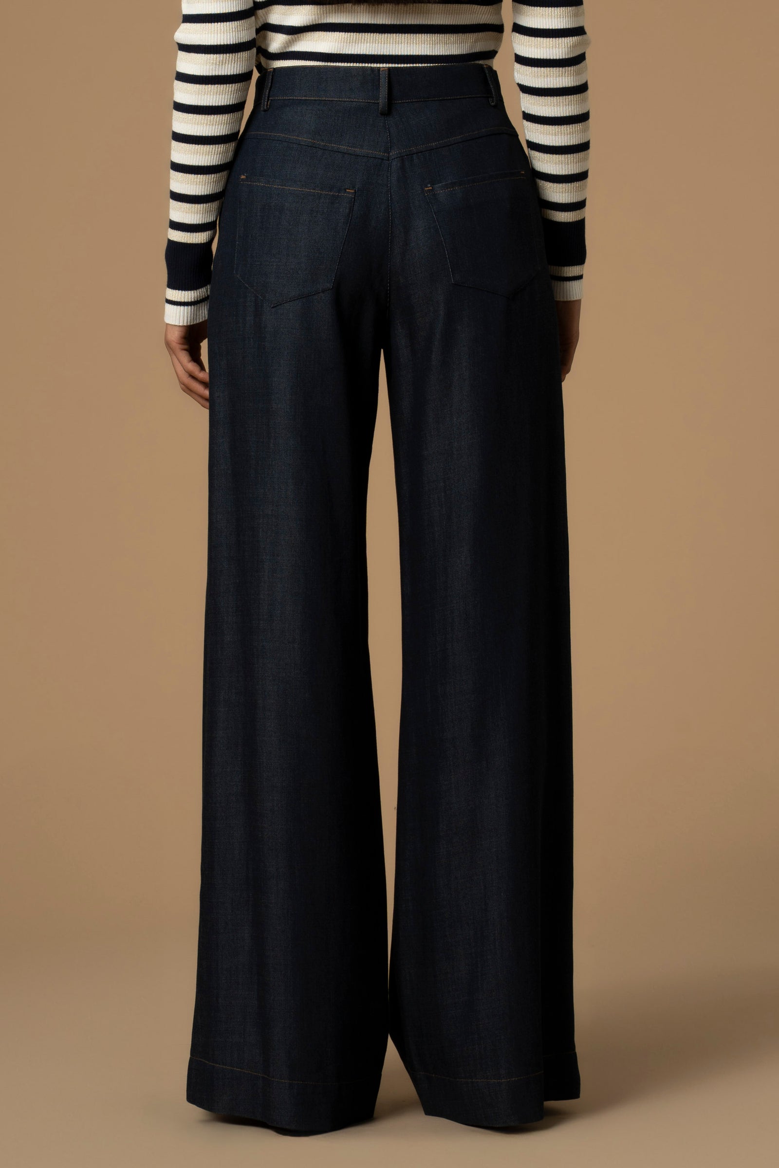 Pantaloni larghi in denim con bottone gioiello Pantaloni Eraldo