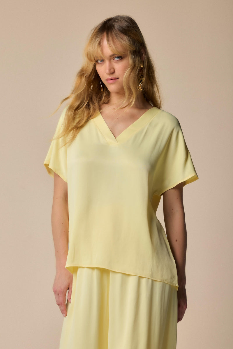 Modern sculpted t-shirt style blouse - Blouse  RICCARDA