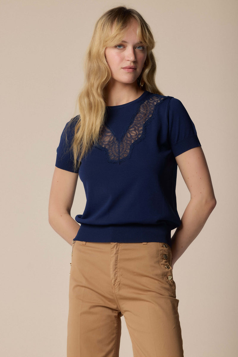 Sharp chic buttonless blouse with lace detail - Sweater KUTIA