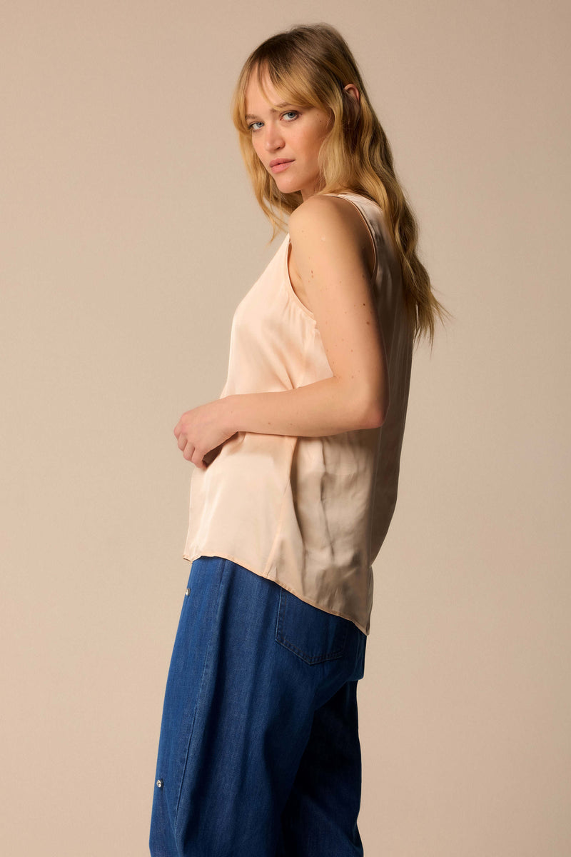 Relaxed yet elegant vest style top - Top GAYSA