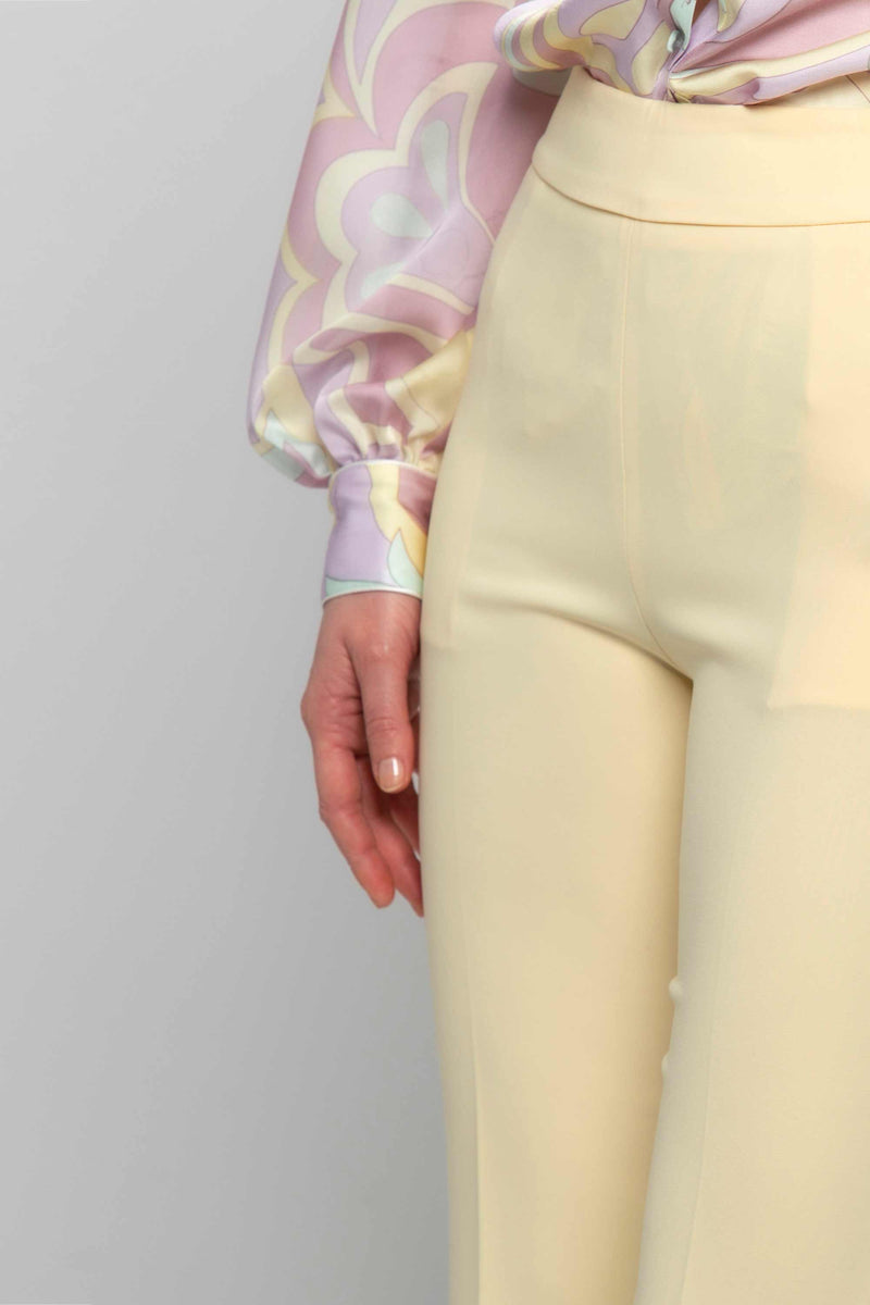 Straight cut pleated trousers - Fashion trousers YOGHI