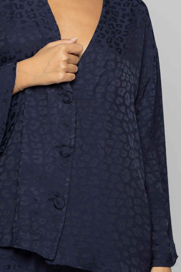 Elegante blusa animal print con botones de tela - Blusa HEMY