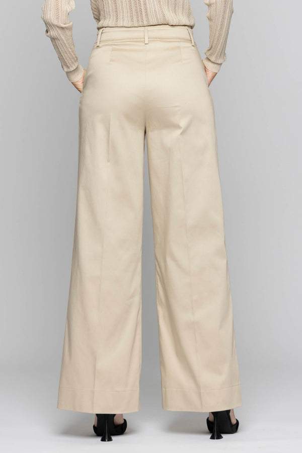 Wide-leg trousers with pockets and a belt - Trousers ADE