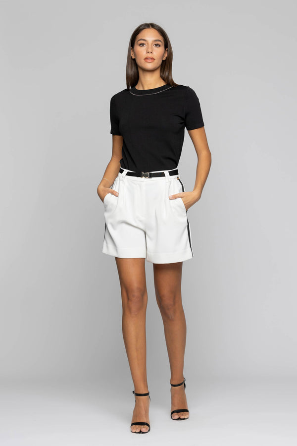 Shorts with contrasting details on the sides - Short BIKGOR