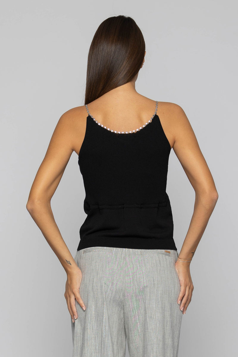 Ribbed top with a chain around the neckline - Top KANAMI
